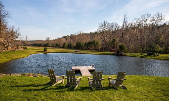 Town of Marbletown Apartment | Riverfront Estate w/Swimming Pond & Hiking Trails