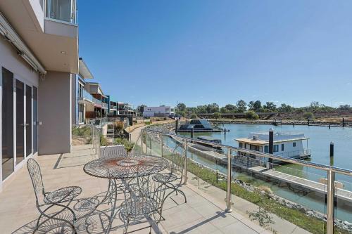 Mildura House | Riverfront Family Home in Mildura