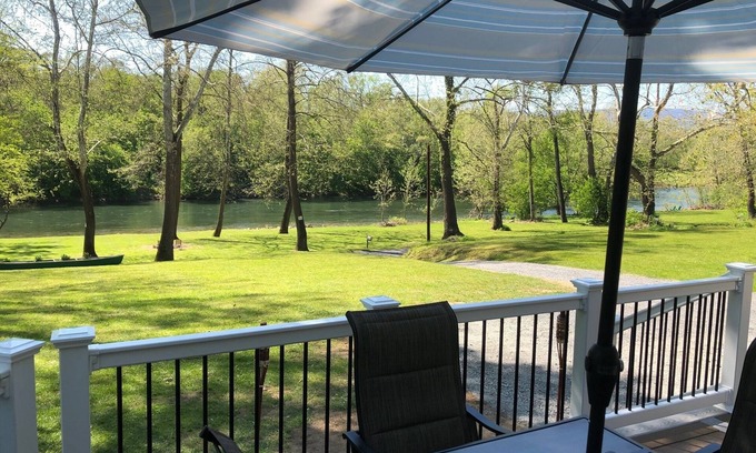 Shenandoah House | Riverfront, Luray Caverns, Massanutten-Best fishing on the Shenandoah!