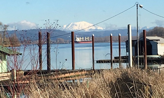 Clatskanie Cottage | Riverfront Red Cottage: Boating, fishing, hiking and kayaking