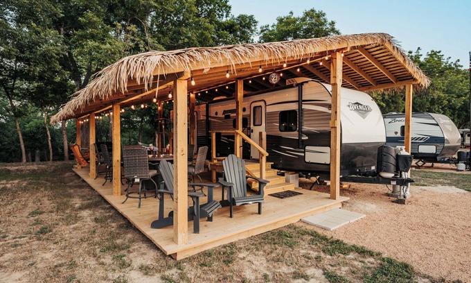 Bandera House | Riverfront RV on Medina River/1 Blk off Main in Bandera/"Hummingbird" RV
