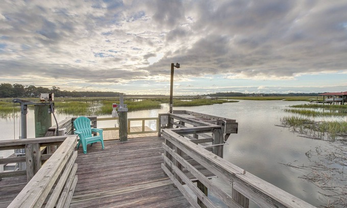 Savannah House | Riverfront Savannah Retreat w/Private Dock!