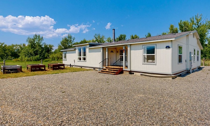 Salmon House | Riverhouse | Dog-Friendly House in Salmon