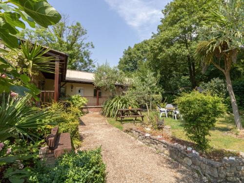 Upwey House | Riverhouse Lodge