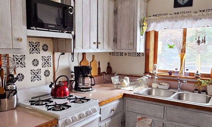 Greenville Junction House | Riverside cottage at Moosehead lake