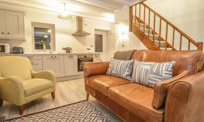 Conwy Cottage | RIVERSIDE COTTAGE, pet friendly, country holiday cottage in Conwy