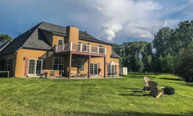 Four Corners House | Riverside Elegance: Luxurious Gallatin River Home!
