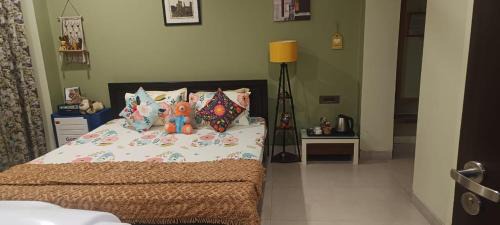 Sualkuchi House | Riverside Palm Deluxe Double Room with AC in a house near Kamakhya and IHR