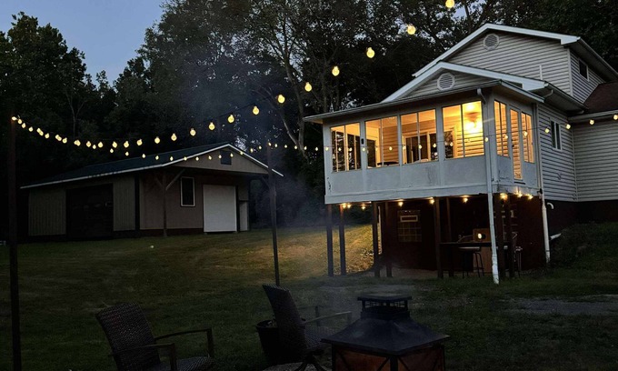 Massillon House | Riverside Slumber Party Vibes
