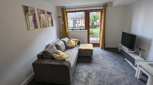 Greenhithe Apartment | Riverside Stay Near London Great Value