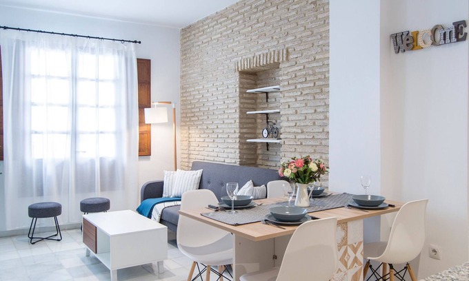 Triana Apartment | Riverside Triana Apartment
