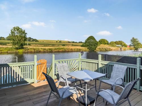 Little Leigh House | Riverview Cottage