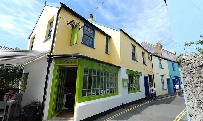 Lyme Regis House | RIVERVIEW, pet friendly, country holiday cottage in Lyme Regis