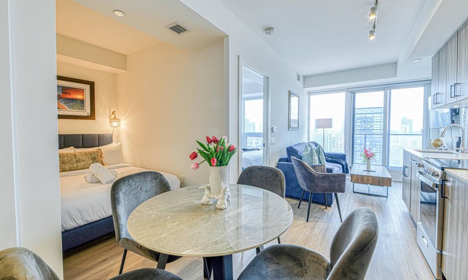 Garden District Apartment | RivetStays - The Jarvis