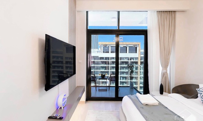 Nad Al Sheba Apartment | Riviera Studio Stay with Balcony Views