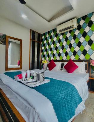 Zirakpur Hotel | Rk RESIDENCY