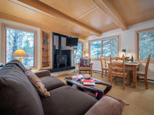 Teton Village Apartment | RMR: La Choumine 4 Condo in Teton Village