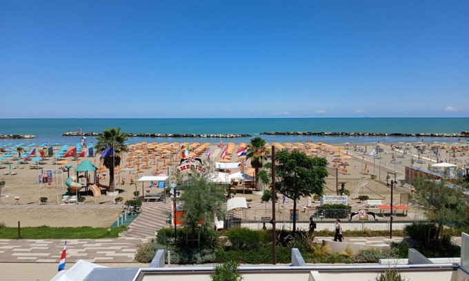 Torre Pedrera Apartment | RN003 - Torre Pedrera, exclusive three-room beachfront apartment with balcony