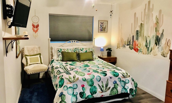 La Quinta Cove House | Roadrunner Bedroom in La Quinta Cove