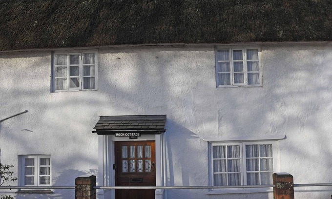 Minehead Cottage | Rock Cottage, charming and welcoming Thatched Cottage, with beach front location