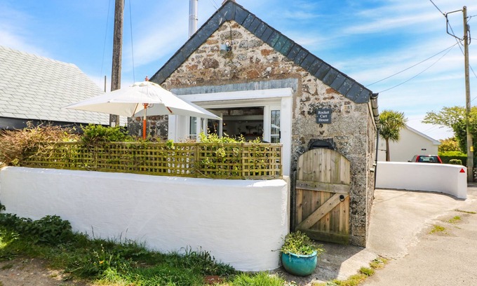 Landewednack Cottage | ROCKET CART HOUSE, romantic, luxury holiday cottage in Lizard