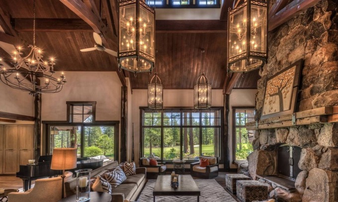 Truckee House | Rockwood Lodge at Lahontan - Monthly Rental! Gated Community w/Private Hot Tub & Custom Furnishings