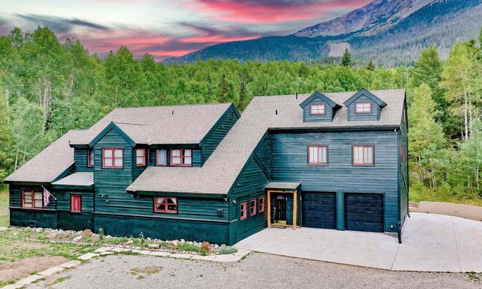Frisco House | Rocky Mountain Outpost Home: 8 Bedrooms, Dog Friendly