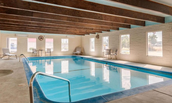 Ontario Hotel | Rodeway Inn & Suites Ontario