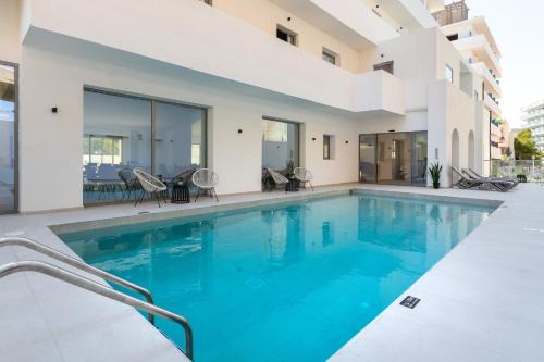 Rhodes Hotel | Rodos White