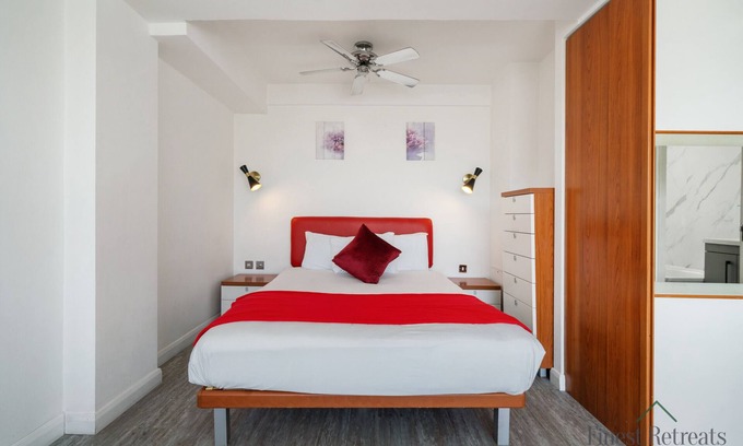Courtfield Apartment | Roland House - Deluxe Studio D