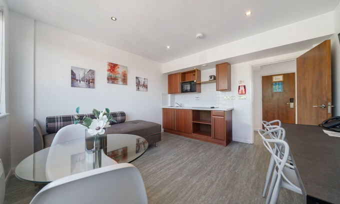 Courtfield Apartment | Roland House - Two Bedroom A
