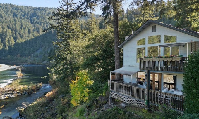 Hiouchi House | Rollin on the River!