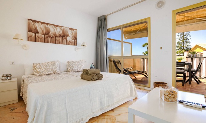 Nikki Beach Apartment | Romana 724 - beachside studio Elviria