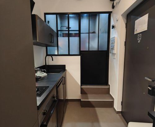 Pierre-Benite Apartment | Romantic Apartment Le Red Diamond