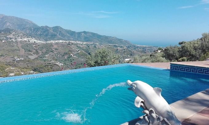 Frigiliana Apartment | Romantic apartment in the Sierras Tijeda above the Mediterranean