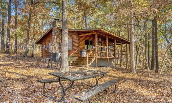 Saint Joe Cabin | Romantic cabin getaway with Jacuzzi tub. Pet Friendly!