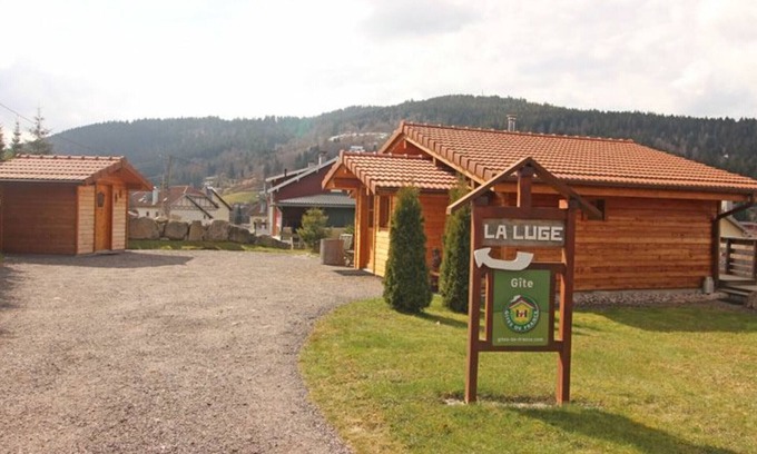 Travexin Cottage | Romantic Chalet: Modern Comfort in Cornimont, Near Ski & Nature Activities