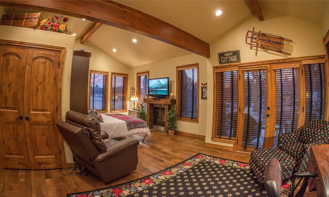 Columbine House | Romantic Columbine Cottage guest suite on gated private four acre horse ranch.