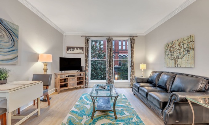 Historic District - North Condo | Romantic Condo in City Center- Wright Square Loft C