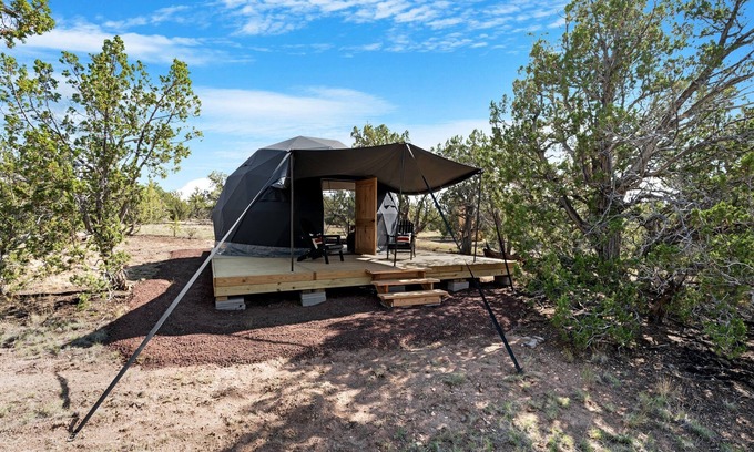 Valle Cabin | Romantic Dome Escape | Near Grand Canyon
