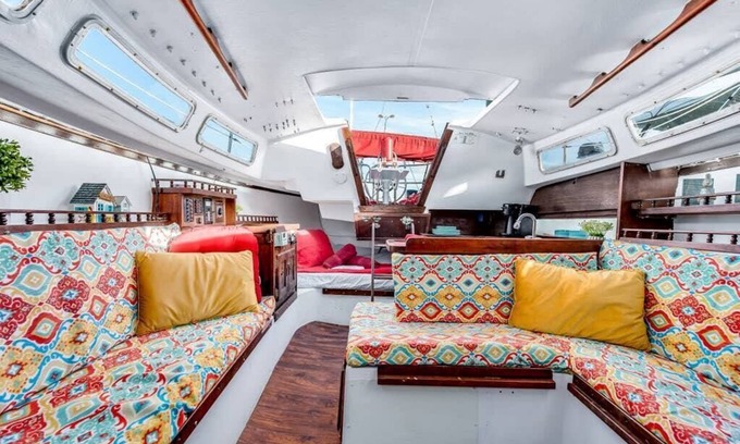 St. Augustine Boat Rental | Romantic Escape in Downtown St. Augustine ★