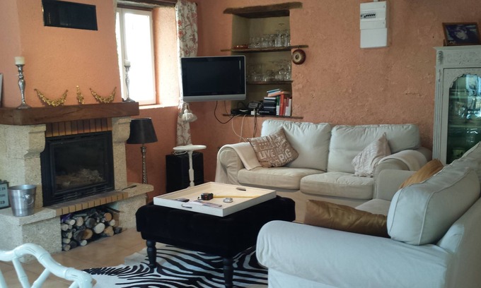 Guipy Cottage | Romantic Gite for 2 persons in former Bergerie
