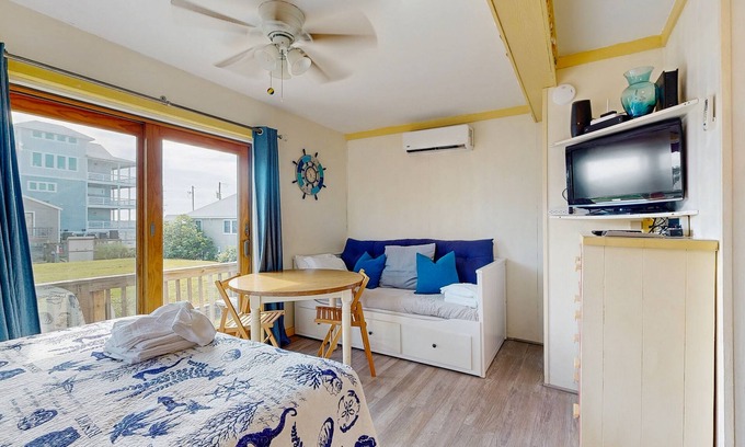 Hatteras Apartment | Romantic Hatteras Studio | Rooftop Ocean Views, Free WiFi & Club Hatteras Access