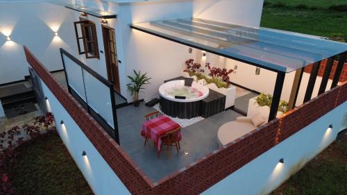Denkanikota House | Romantic Jacuzzi Villa in Bangalore - Juliet Vista