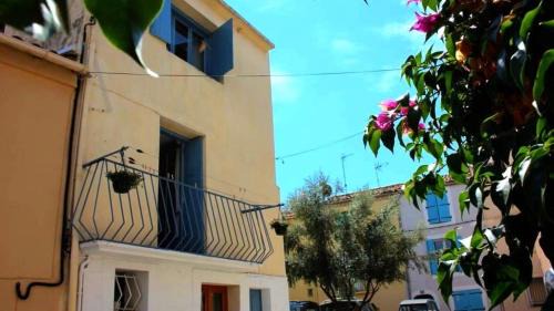 Meze House | Romantic Maison de Pecheur sparkling sea views