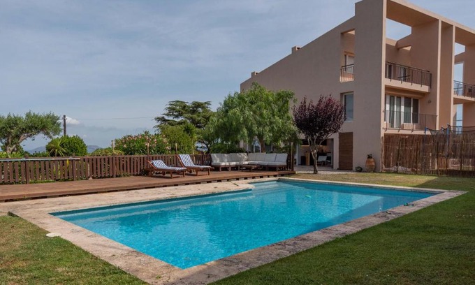Begur Apartment | Romantic modern apartment private swimming pool 5 min walk from Begur Centre
