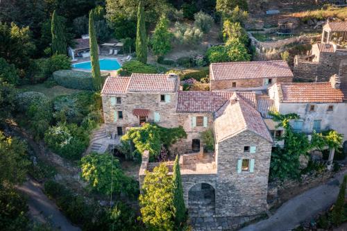 Mons Apartment | Romantic Retreat with pool Mons la Trivalle