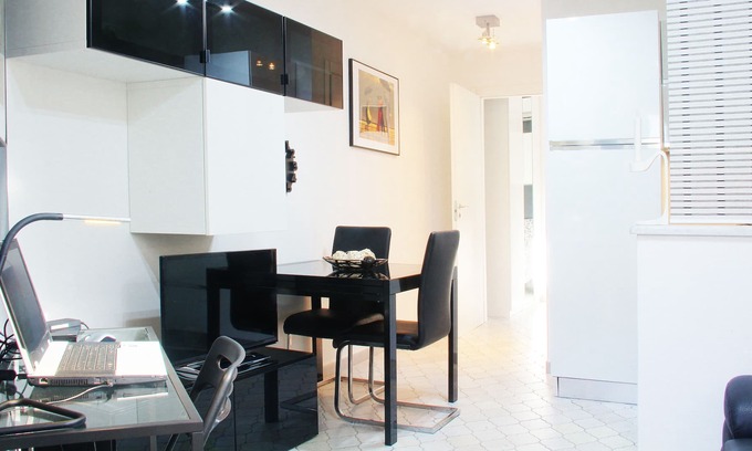 Follonica Apartment | Romantic White & Black