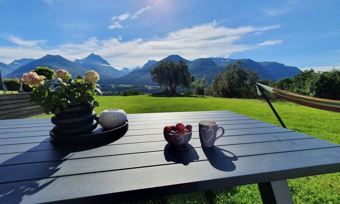 Rauma kommune Condo | Romsdalseggen Lodge.