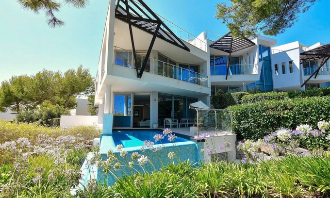 Marbella House | Rooftop 4 Beds Villa Sea View, Spa & Private Pool